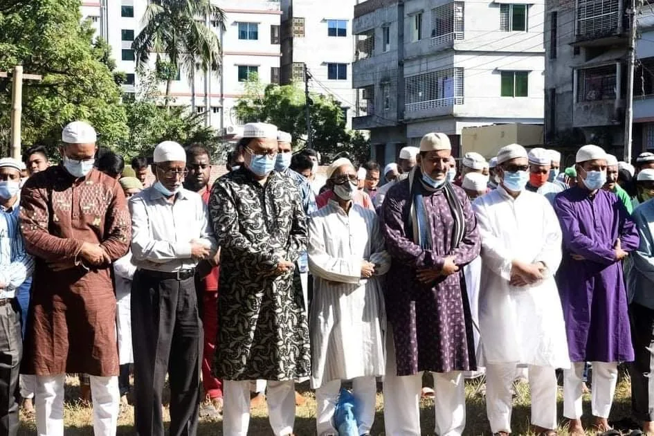 বাবার নামাজের জানাজায় সাবেক ও বর্তমান মেয়রদের অংশ গ্রহন ও সম্মাননা